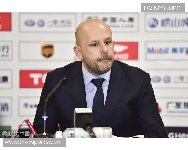 记者赛后质问雅尼斯：为什么不让索顿放手进攻？